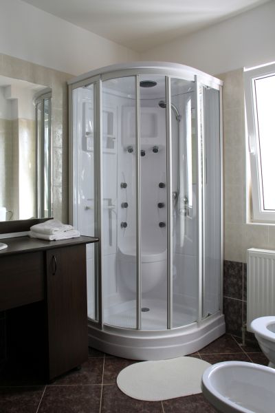 Lansing Shower Installation